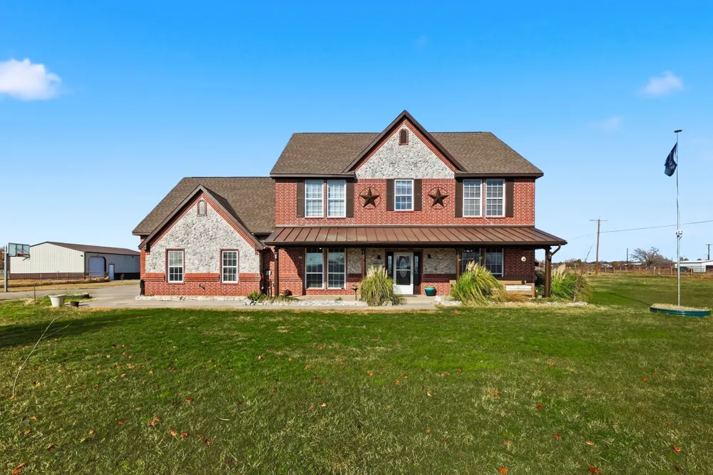 102 Van Meter Drive Aurora, TX 76078