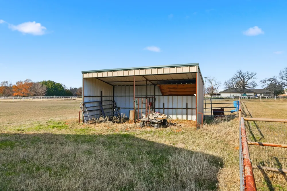 102 Van Meter Drive Aurora, TX 76078