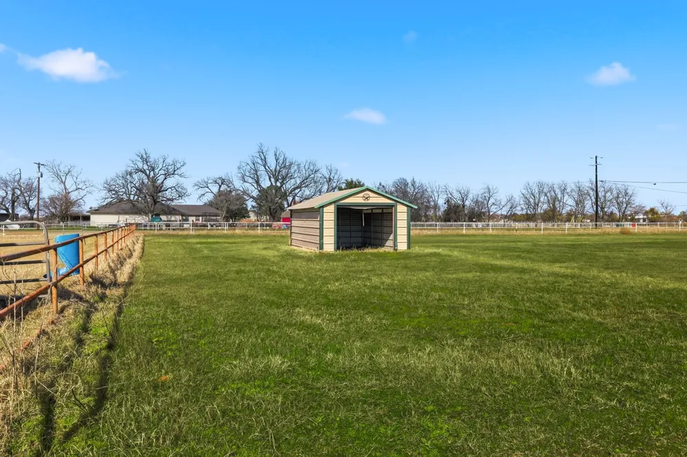 102 Van Meter Drive Aurora, TX 76078