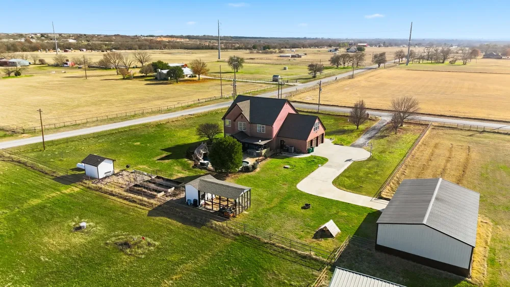 102 Van Meter Drive Aurora, TX 76078