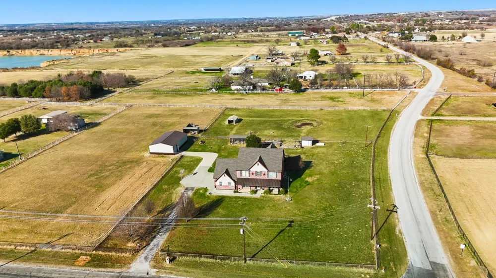 102 Van Meter Drive Aurora, TX 76078