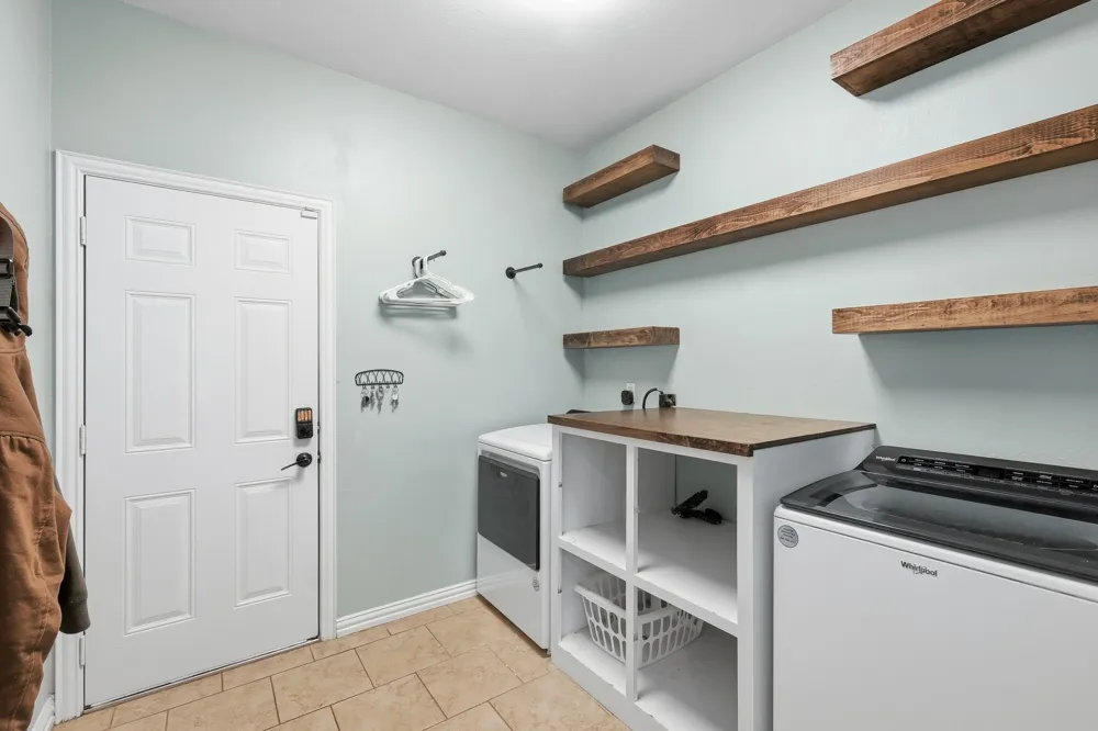 102 Van Meter Drive Aurora, TX 76078
