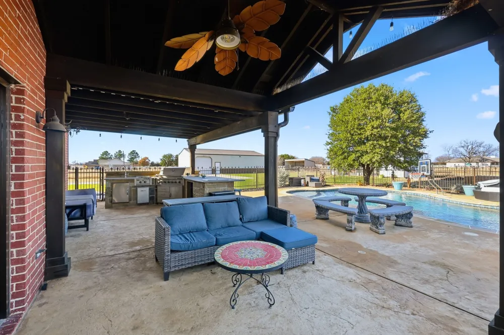 102 Van Meter Drive Aurora, TX 76078