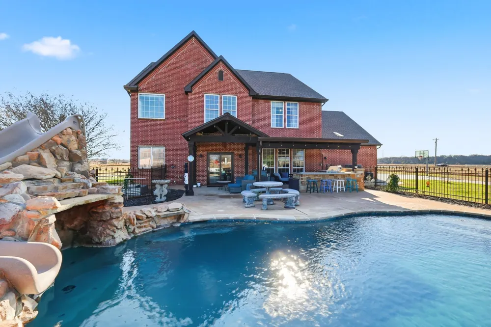 102 Van Meter Drive Aurora, TX 76078