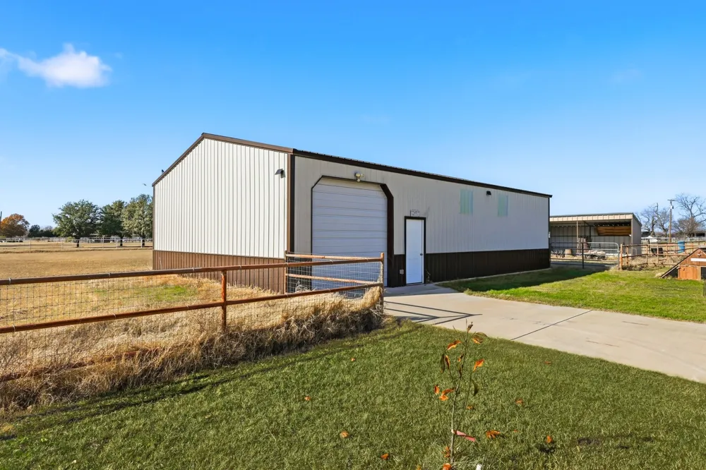 102 Van Meter Drive Aurora, TX 76078