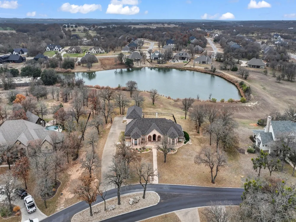 525 S Sugartree Drive Lipan, TX 76462