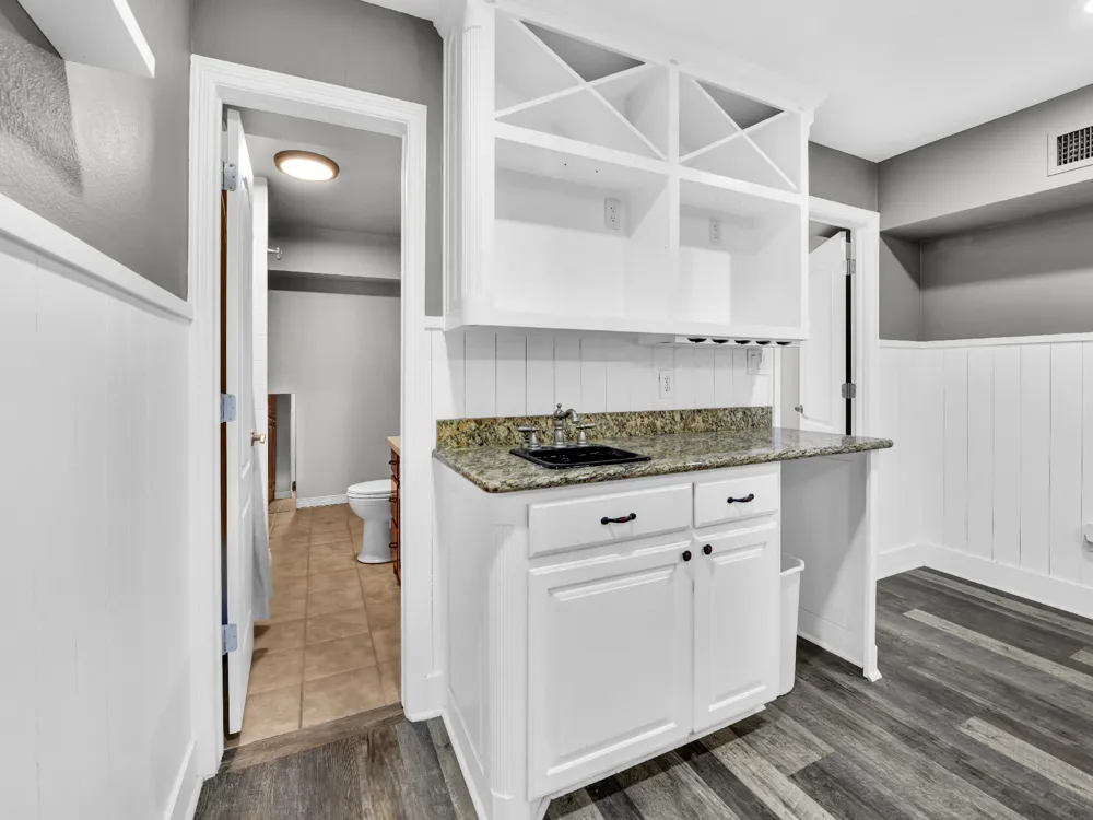 525 S Sugartree Drive Lipan, TX 76462
