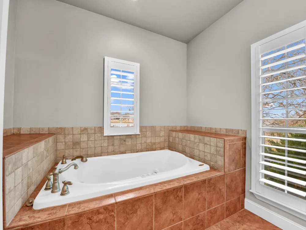 525 S Sugartree Drive Lipan, TX 76462