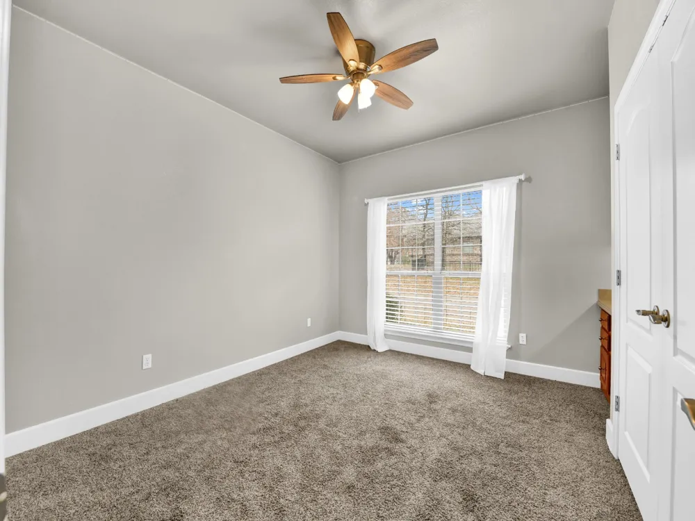 525 S Sugartree Drive Lipan, TX 76462