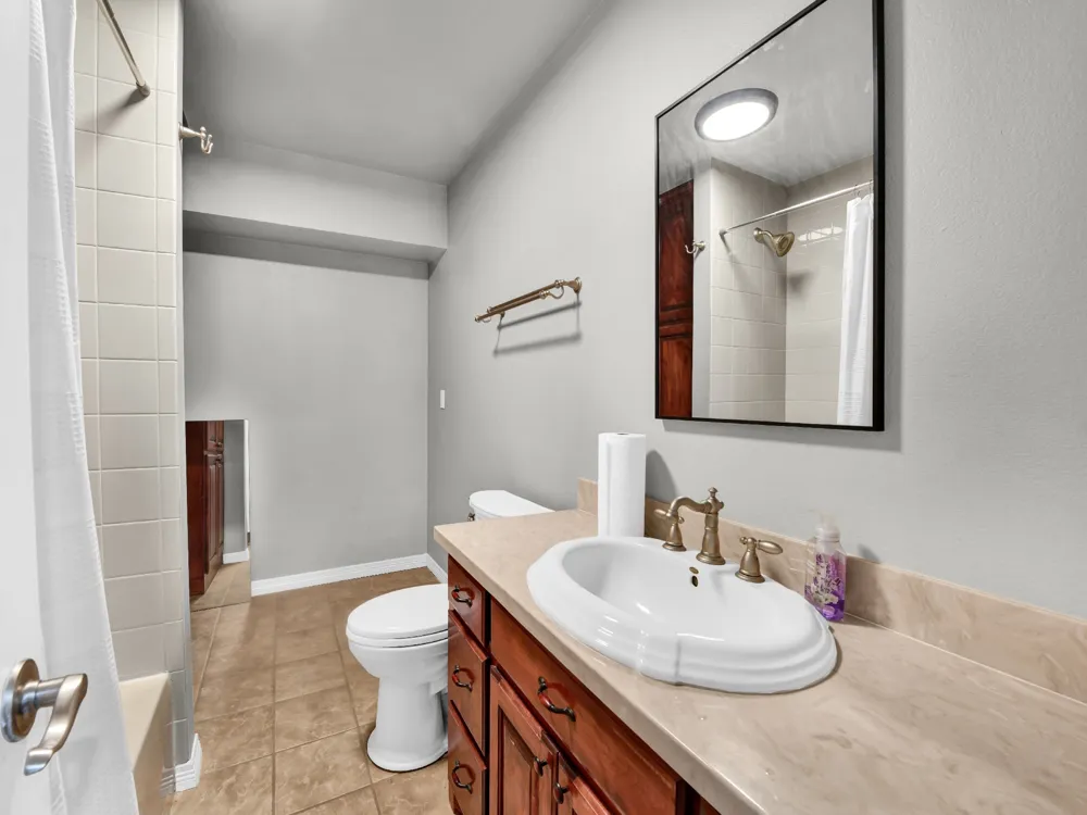 525 S Sugartree Drive Lipan, TX 76462