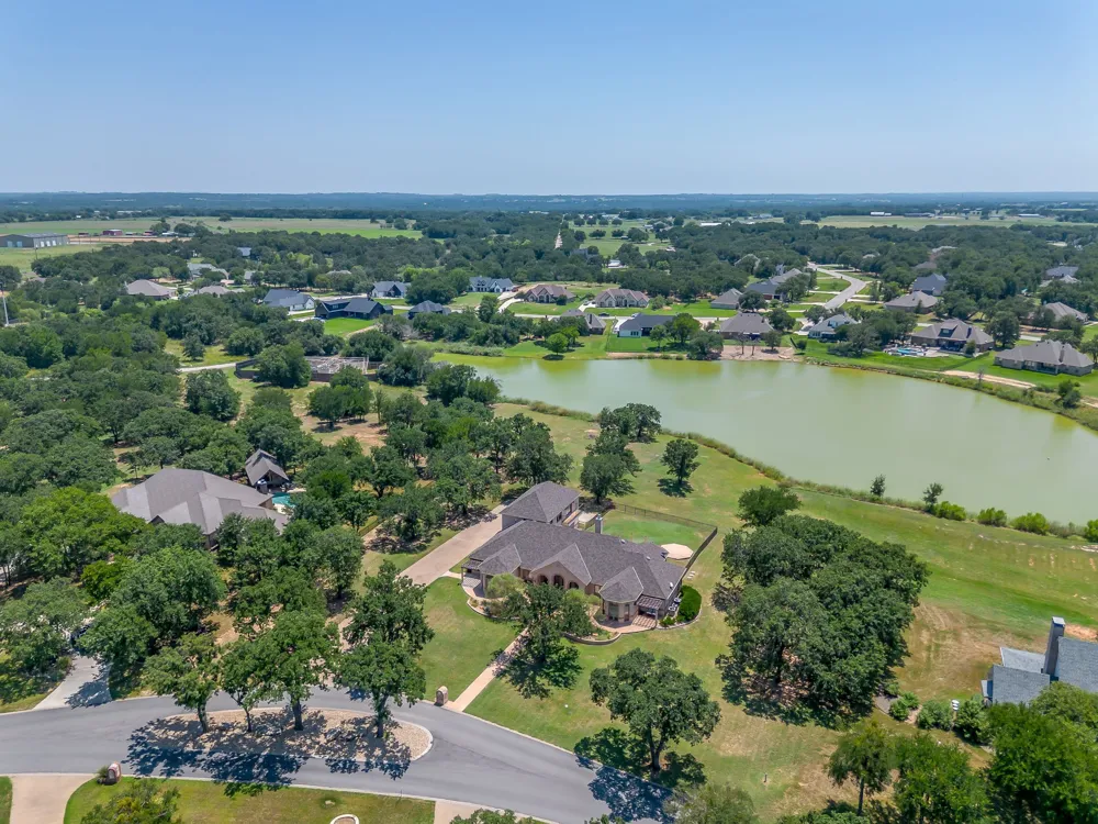 525 S Sugartree Drive Lipan, TX 76462
