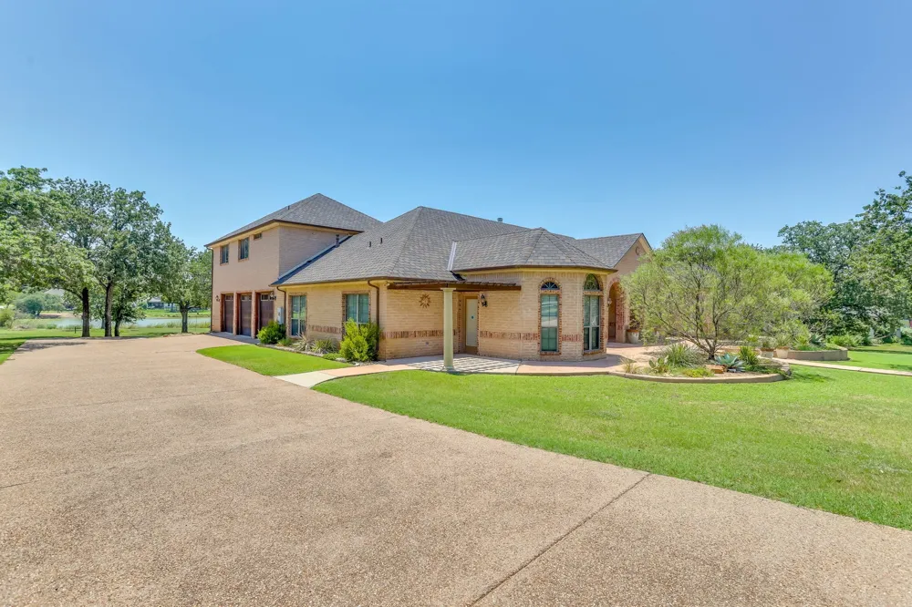 525 S Sugartree Drive Lipan, TX 76462