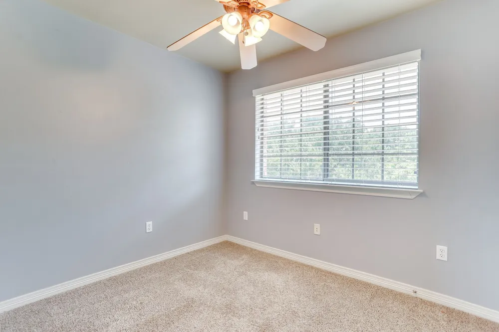 525 S Sugartree Drive Lipan, TX 76462