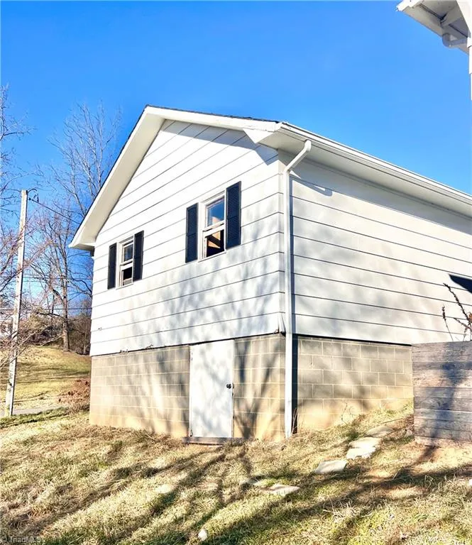 53 Wagoner Street Sparta, NC 28675