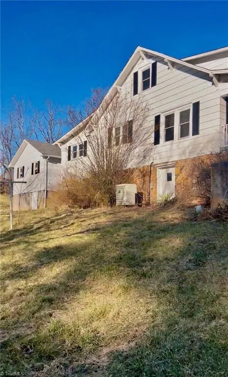 53 Wagoner Street Sparta, NC 28675