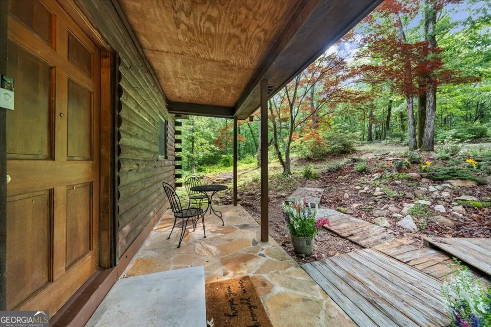 15 Bailey ST Whitesburg, GA 30185
