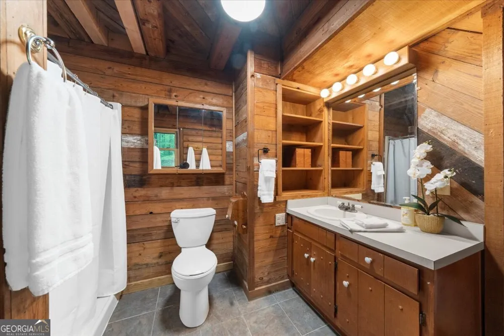 15 Bailey ST Whitesburg, GA 30185