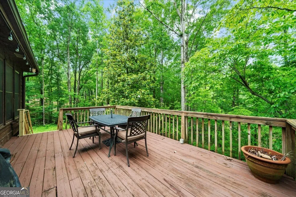 15 Bailey ST Whitesburg, GA 30185