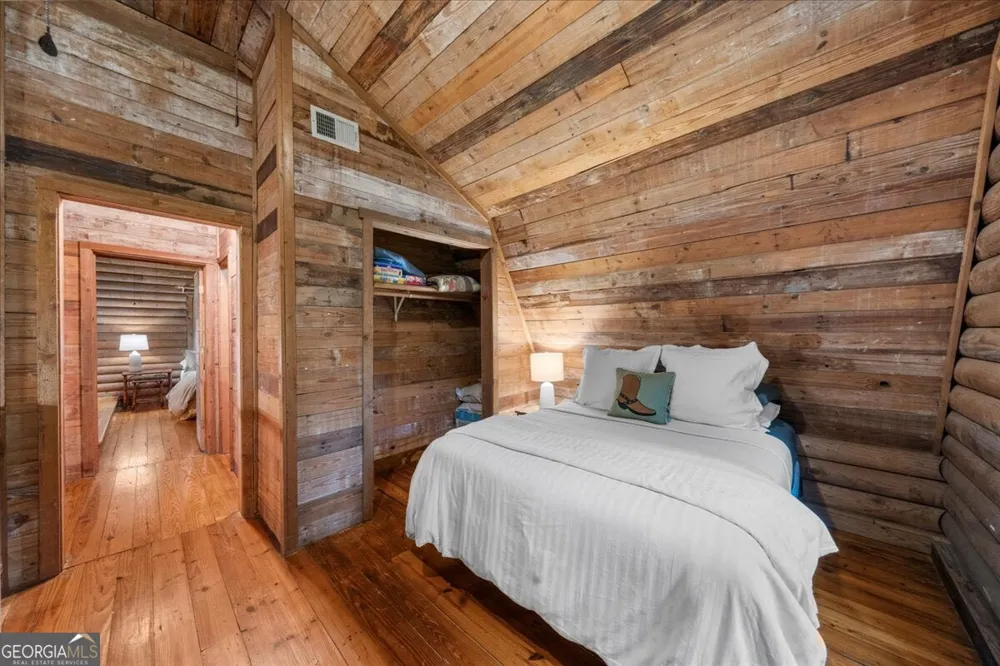 15 Bailey ST Whitesburg, GA 30185