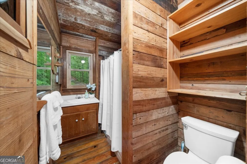 15 Bailey ST Whitesburg, GA 30185