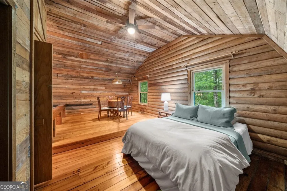 15 Bailey ST Whitesburg, GA 30185