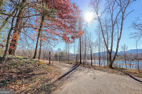 314 Lakeside DR