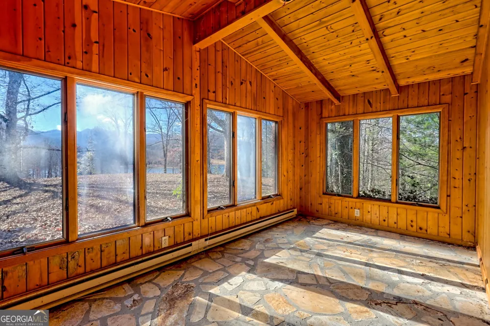 314 Lakeside DR Hiawassee, GA 30546