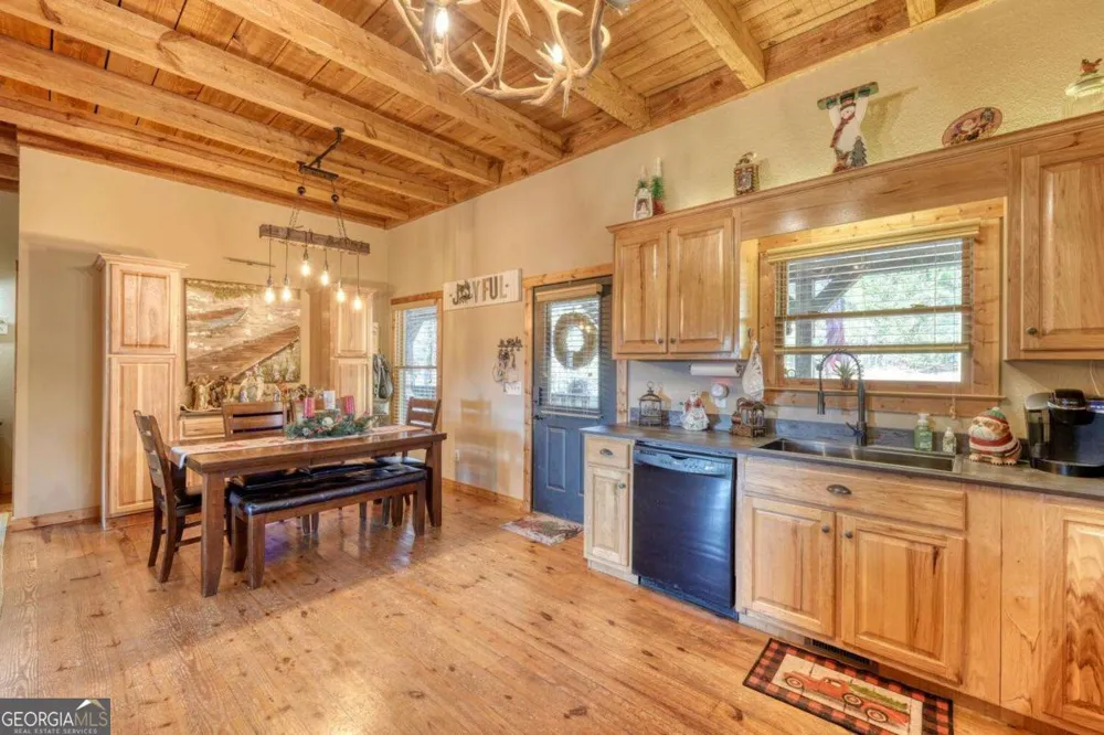 2567 Todd Shook RD Young Harris, GA 30582