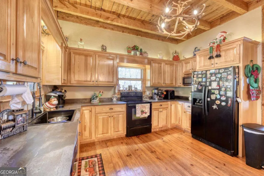2567 Todd Shook RD Young Harris, GA 30582