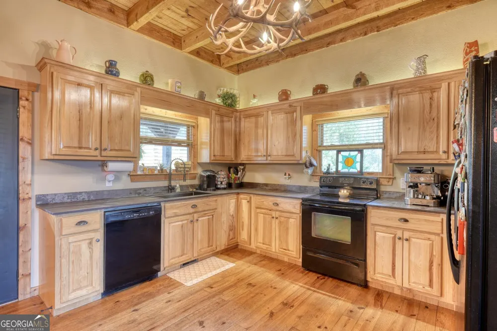 2567 Todd Shook RD Young Harris, GA 30582