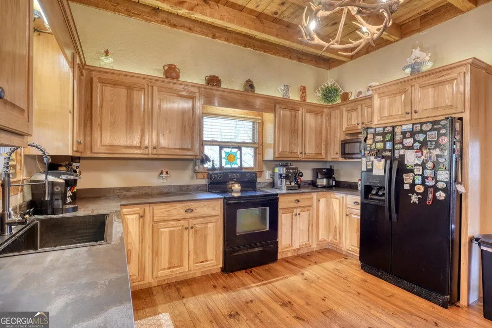 2567 Todd Shook RD Young Harris, GA 30582
