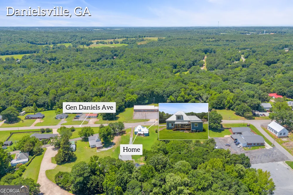 263 General Daniel AVE S Danielsville, GA 30633