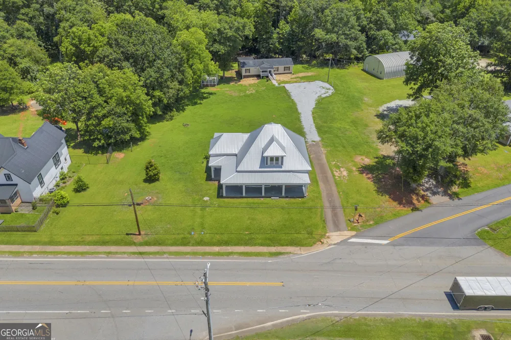 263 General Daniel AVE S Danielsville, GA 30633