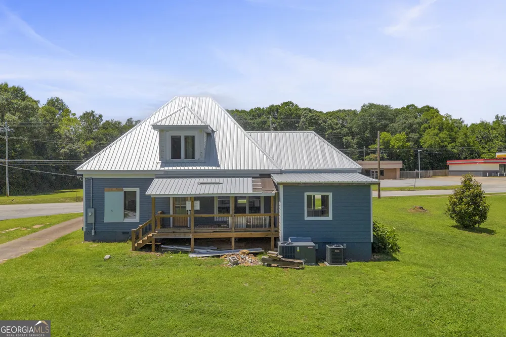 263 General Daniel AVE S Danielsville, GA 30633