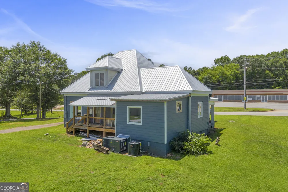 263 General Daniel AVE S Danielsville, GA 30633