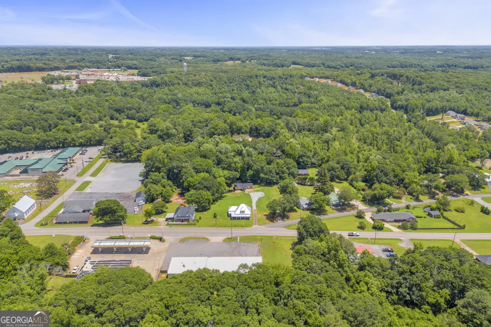 263 General Daniel AVE S Danielsville, GA 30633