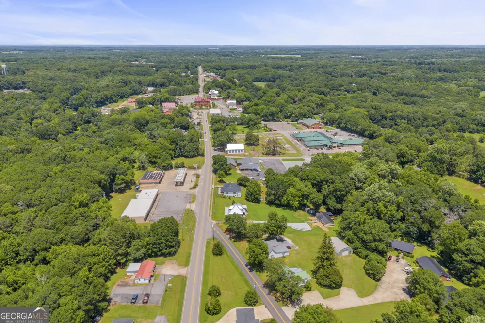 263 General Daniel AVE S Danielsville, GA 30633