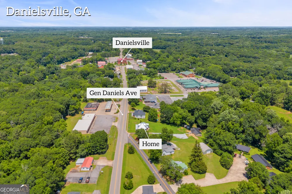 263 General Daniel AVE S Danielsville, GA 30633