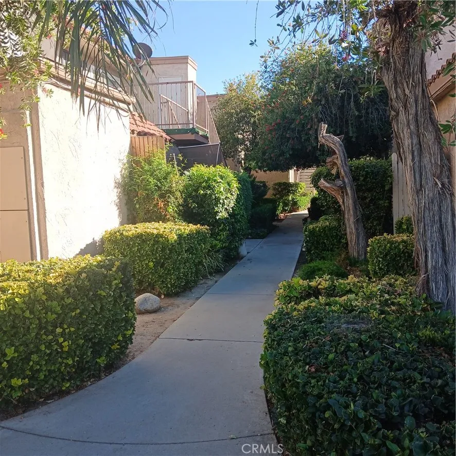 2433 West Acacia Avenue Hemet, CA 92545