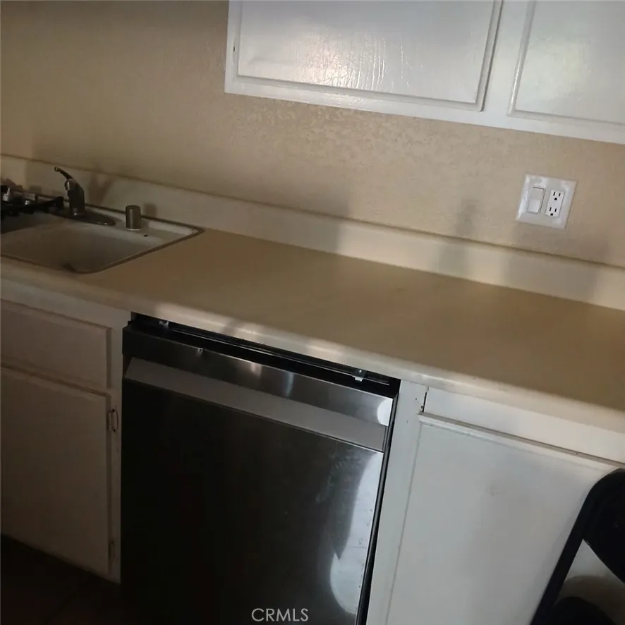 2433 West Acacia Avenue Hemet, CA 92545