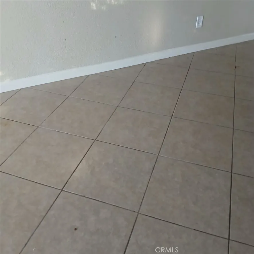 2433 West Acacia Avenue Hemet, CA 92545