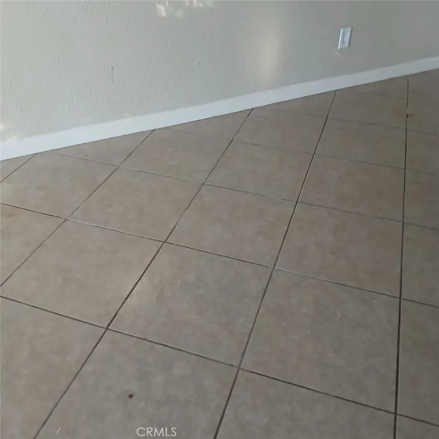 2433 West Acacia Avenue Hemet, CA 92545