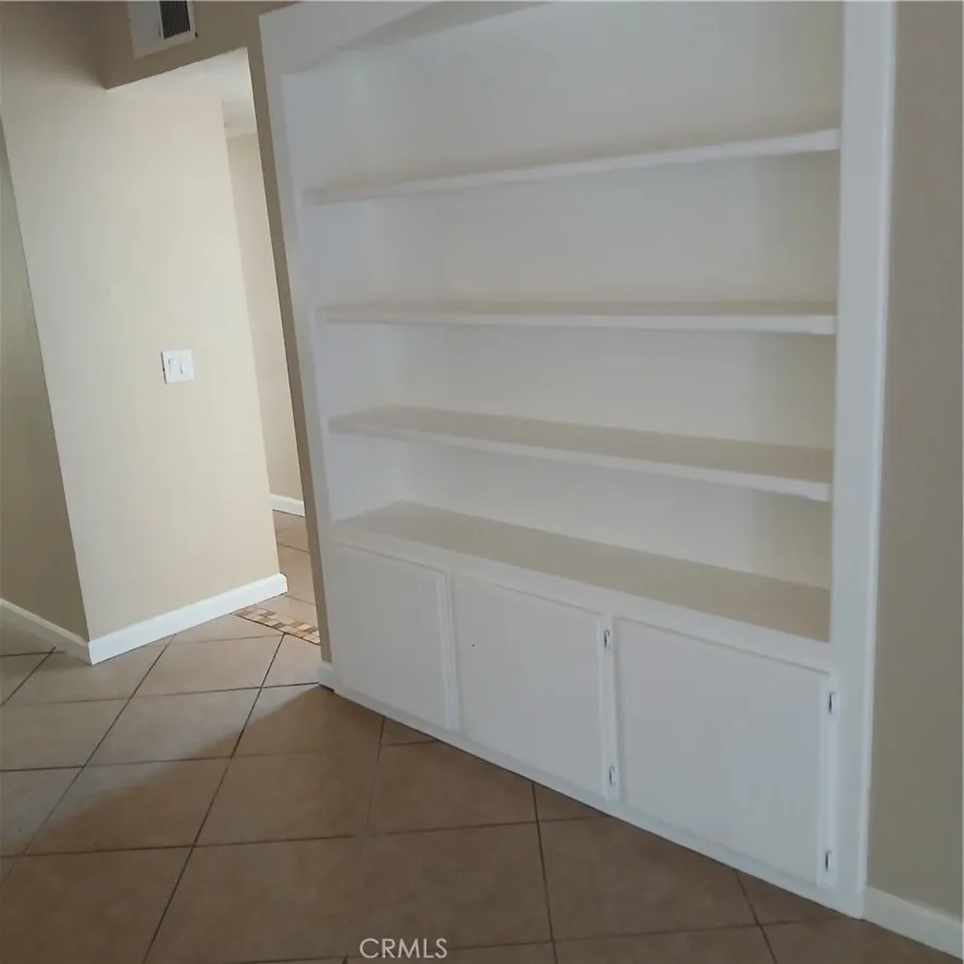 2433 West Acacia Avenue Hemet, CA 92545
