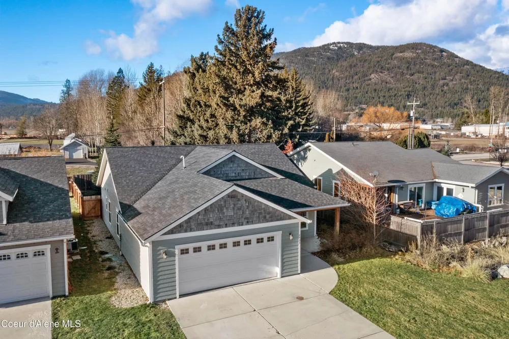 2403 Shady Oak Sandpoint, ID 83864