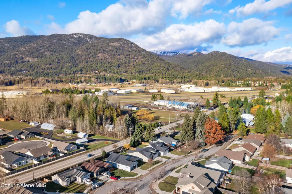 2403 Shady Oak Sandpoint, ID 83864