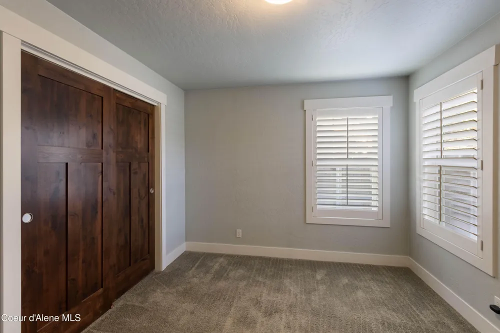 2403 Shady Oak Sandpoint, ID 83864