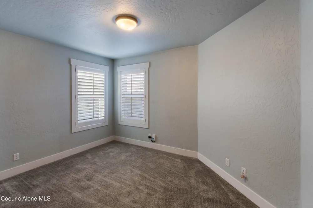 2403 Shady Oak Sandpoint, ID 83864