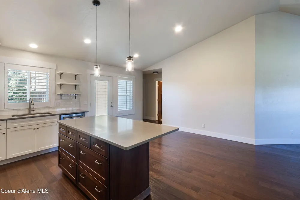 2403 Shady Oak Sandpoint, ID 83864