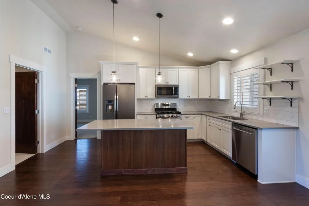 2403 Shady Oak Sandpoint, ID 83864