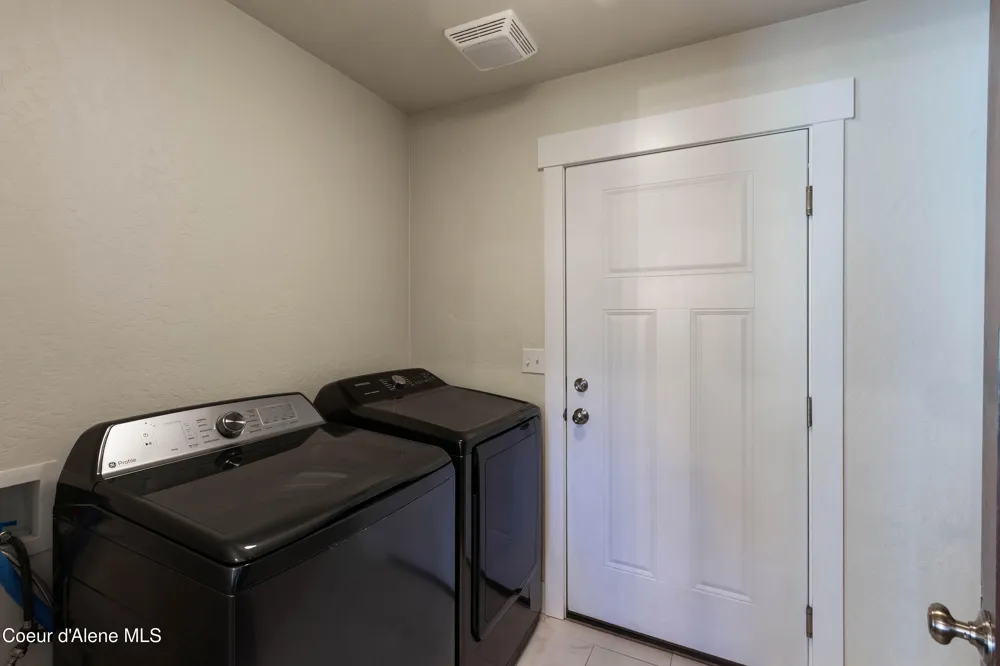 2403 Shady Oak Sandpoint, ID 83864